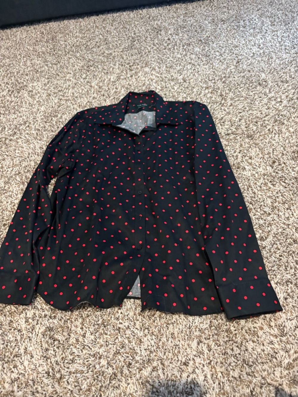 This Lauren Ralph Lauren polka dot blouse is a non-iron, XXL women’s blouse - Picture 2 of 6